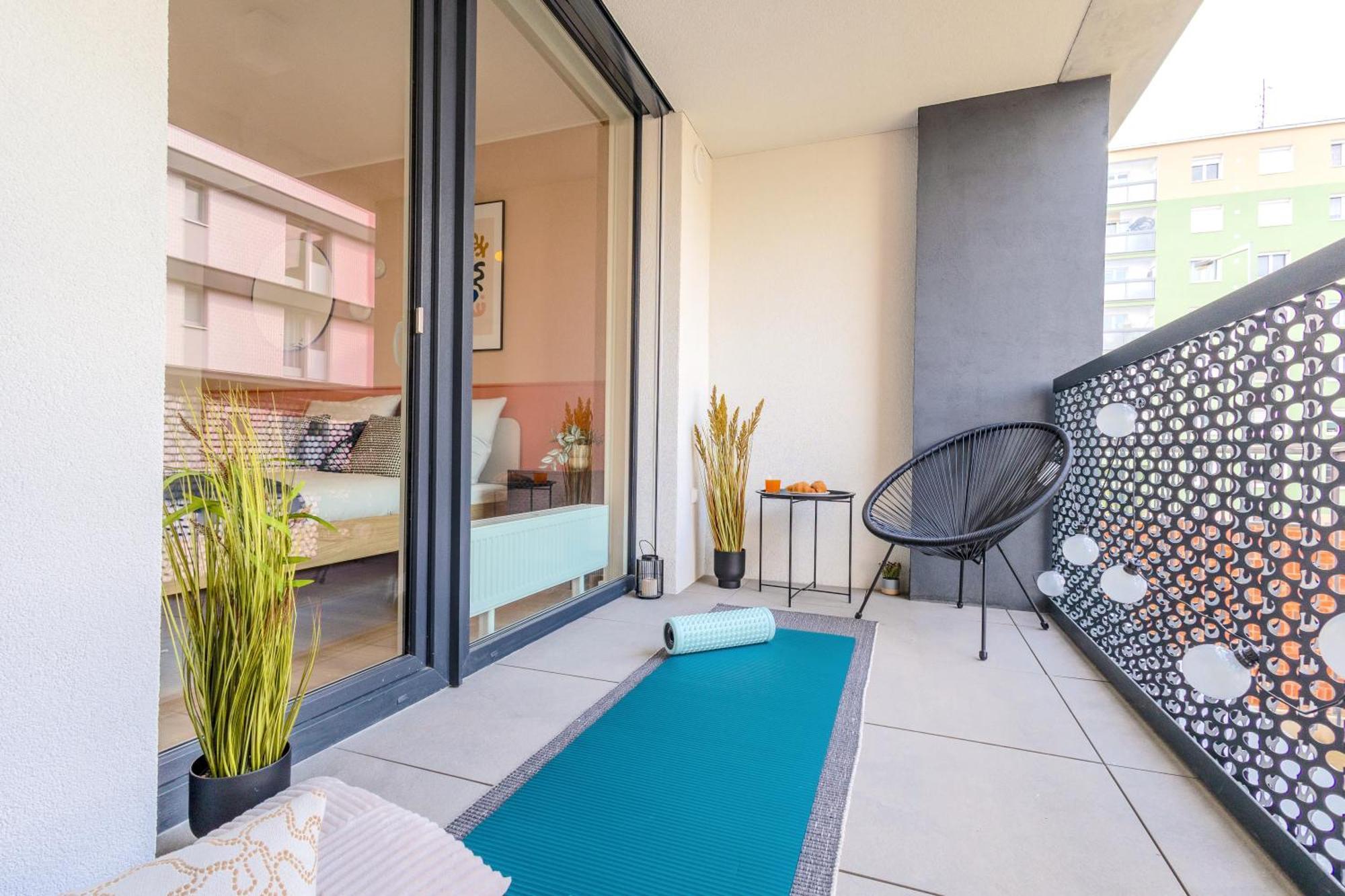 Design Apartment - Balcony, Free Parking, Yoga, 10 Mins To Center, By Gravity Praag Buitenkant foto