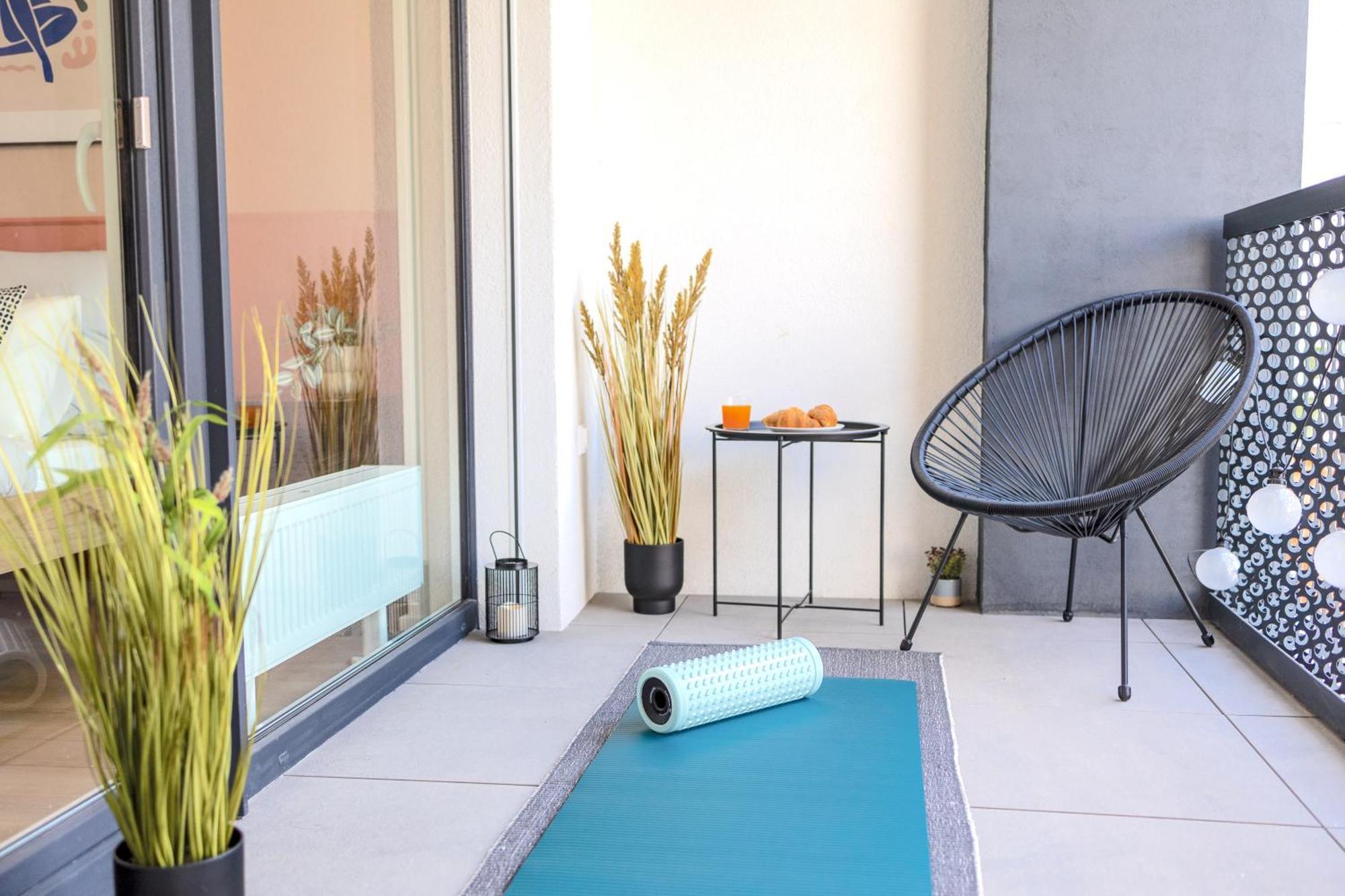 Design Apartment - Balcony, Free Parking, Yoga, 10 Mins To Center, By Gravity Praag Buitenkant foto